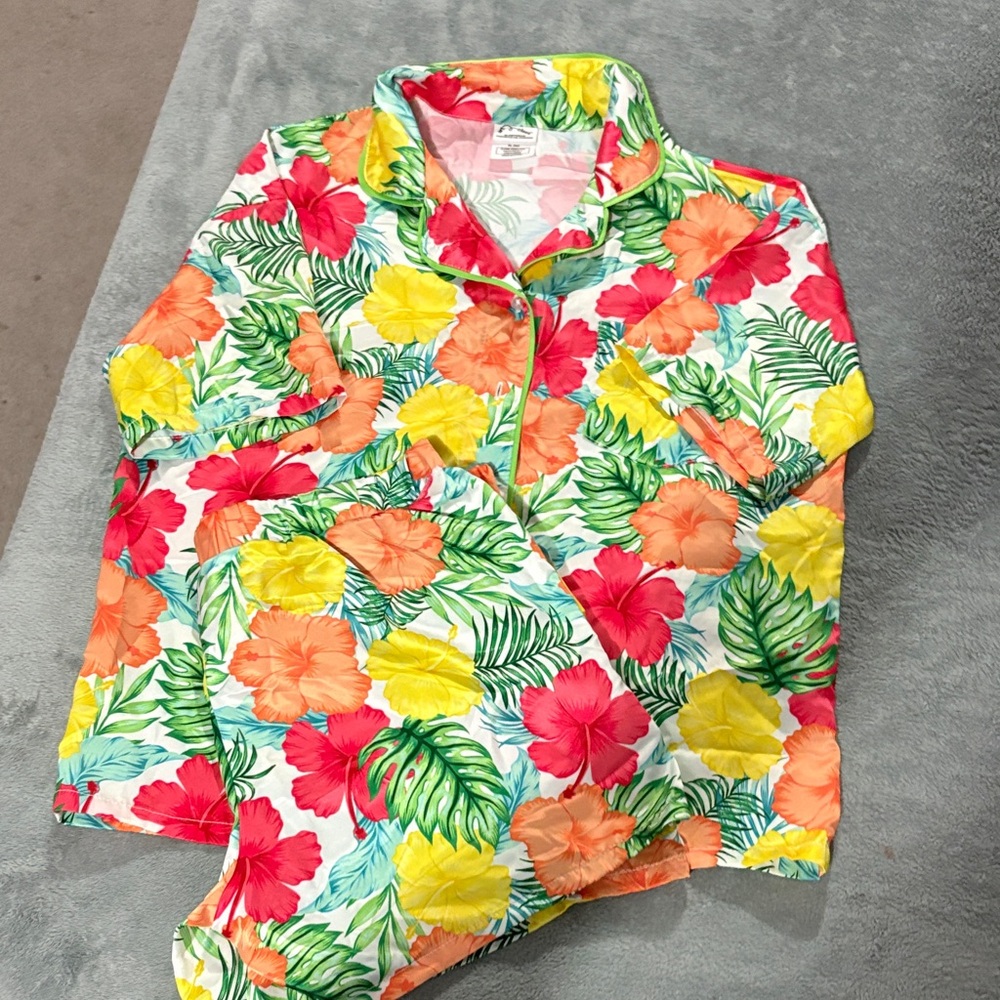 Silk pajamas set